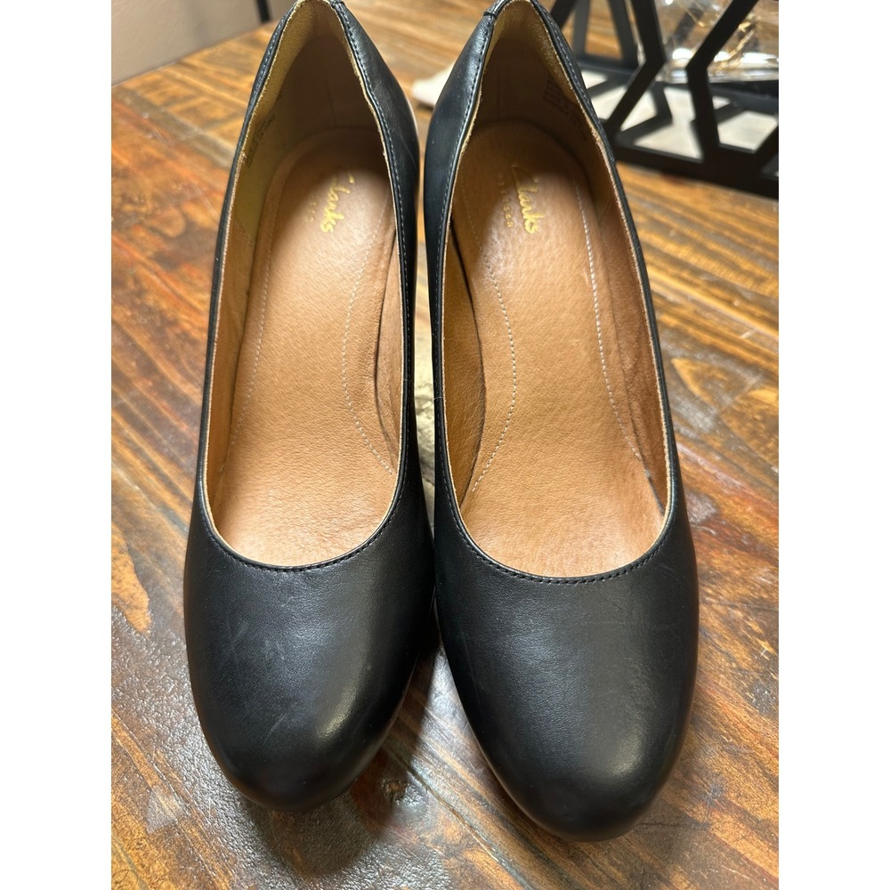 Clarks Artisan Women 9 Black Leather Platform Pumps Round Toe Heels 26101627 - Picture 2 of 11